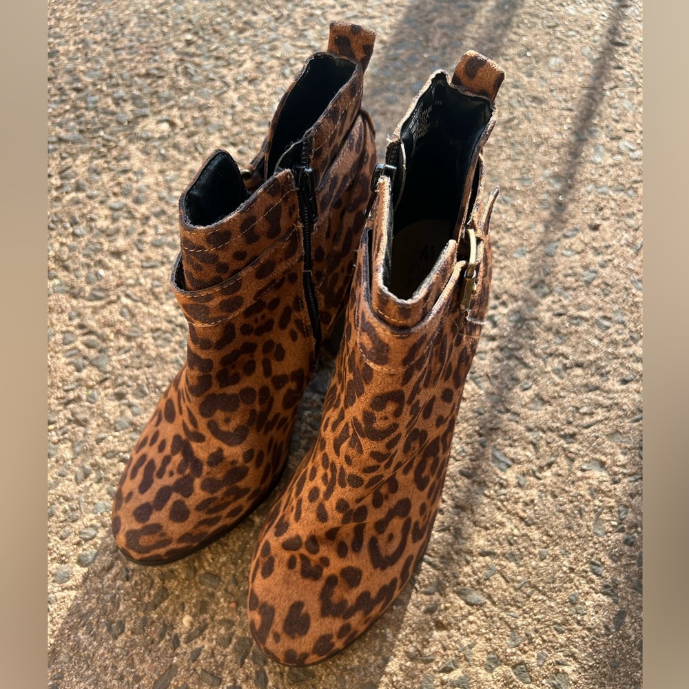 NWOT Animal print boots 🐅💖